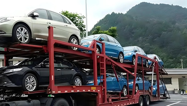 小汽車托運
