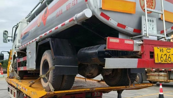 油罐車(chē)運(yùn)輸